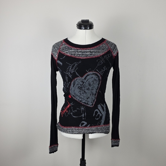Desigual Long Sleeve Graphic Knit Top Black Gray Red Heart Print Women’s Size S - Picture 2 of 10